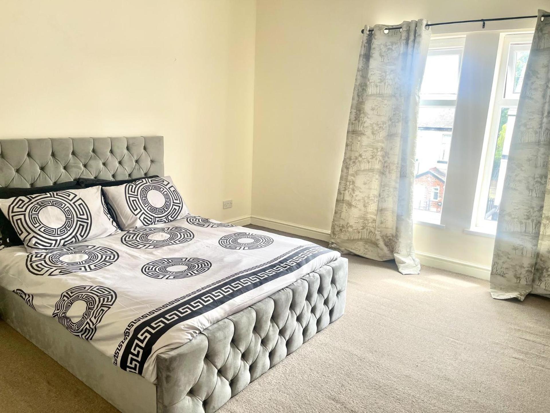 Stylish 1-Bed Apt - Sleeps 4 - Parking - Wifi 맨체스터 외부 사진
