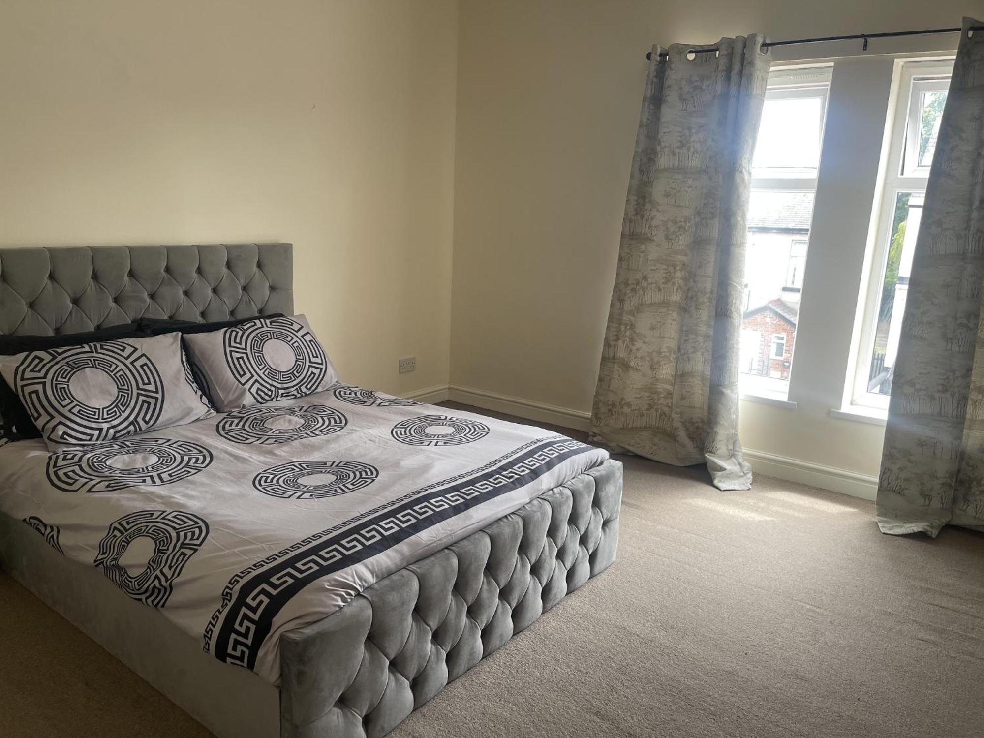 Stylish 1-Bed Apt - Sleeps 4 - Parking - Wifi 맨체스터 외부 사진