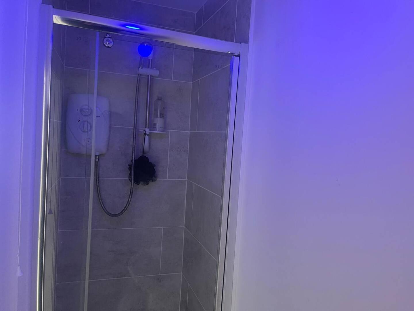 Stylish 1-Bed Apt - Sleeps 4 - Parking - Wifi 맨체스터 외부 사진
