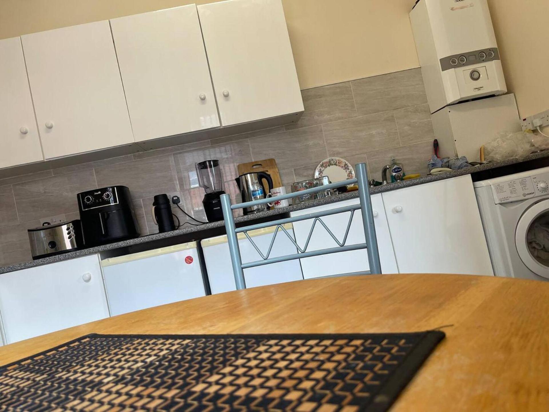 Stylish 1-Bed Apt - Sleeps 4 - Parking - Wifi 맨체스터 외부 사진