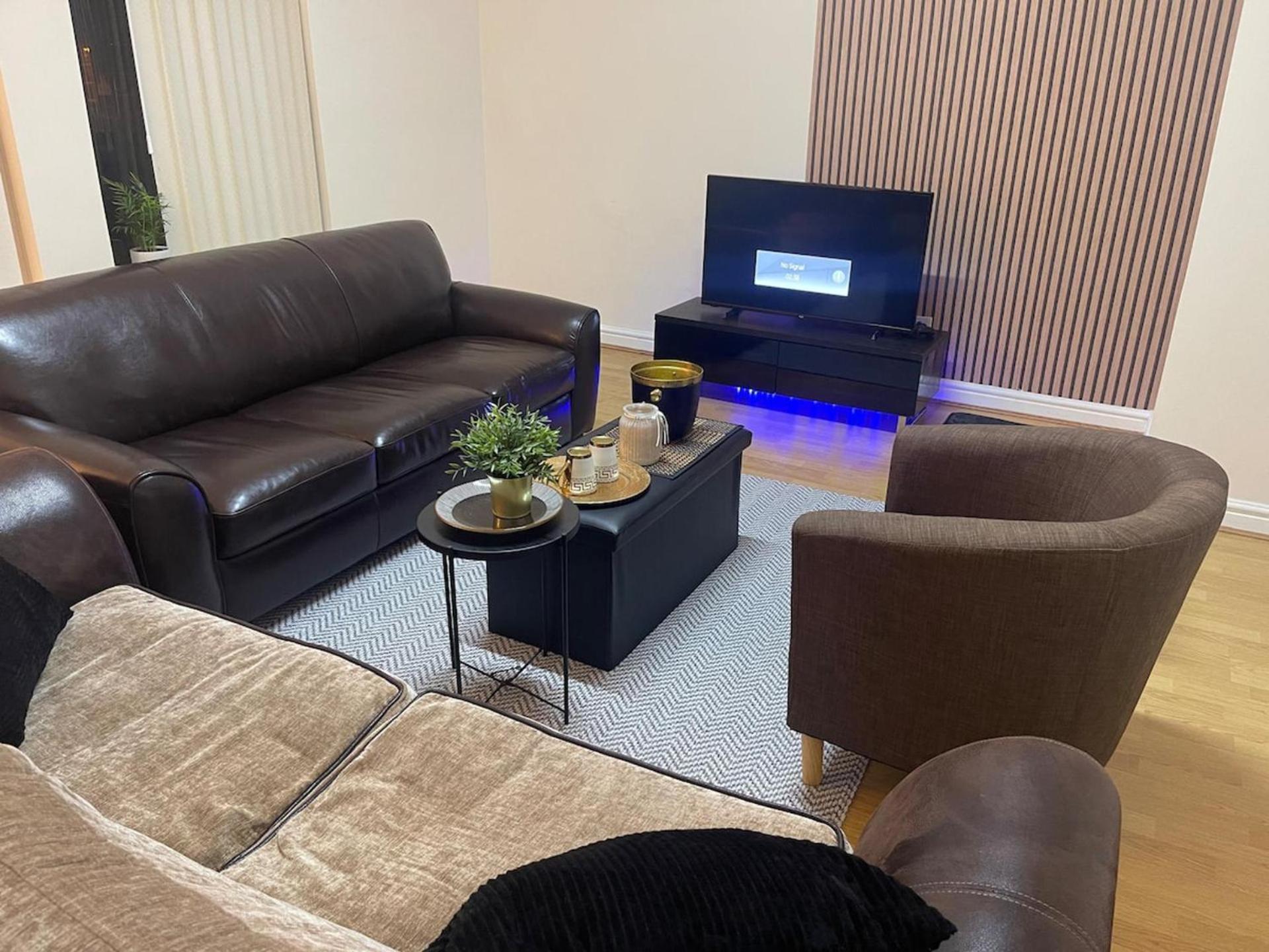 Stylish 1-Bed Apt - Sleeps 4 - Parking - Wifi 맨체스터 외부 사진